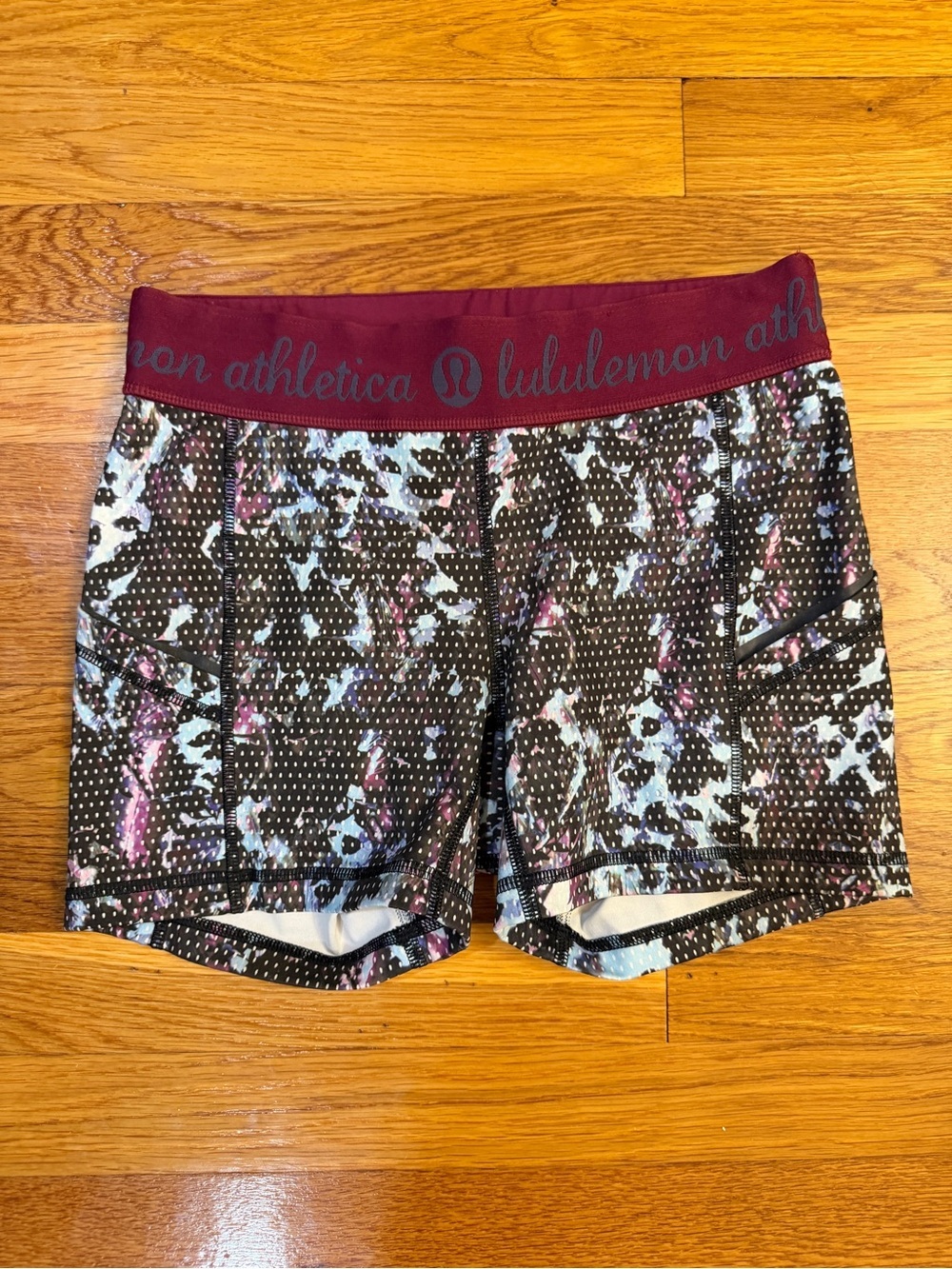 Lululemon What The Sport Short Floral Sport Tranquil Blue Multi / Dashing Purple